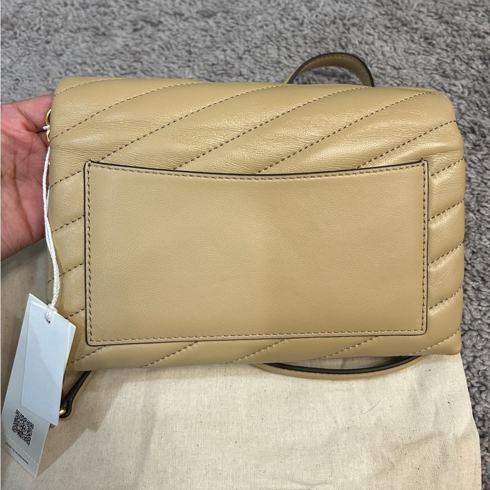 ****SOLD*****Tory Burch Kira Chevron Chain Wallet - Desert Dune - Picture 3 of 10